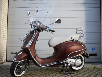 Vespa Primavera 50th Special E4