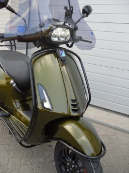 Vespa Sprint Candy Python Green Euro 4