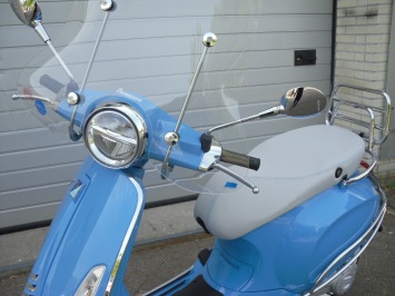 Vespa Primavera 50th Azurro Special E4