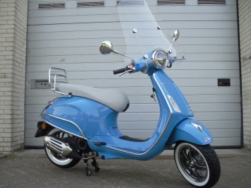 Vespa Primavera 50th Azurro Special E4