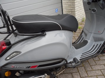 Vespa Sprint Nardo Grey Full Black Special E4