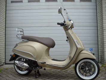 Vespa Primavera Sand Special E4