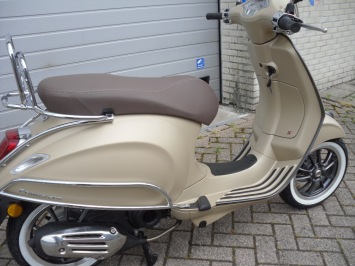 Vespa Primavera Sand Special E4