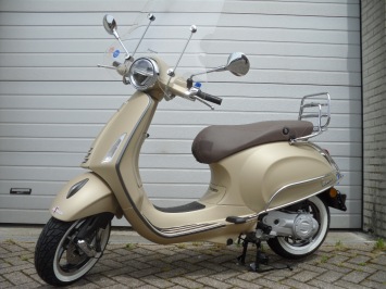 Vespa Primavera Sand Special E4