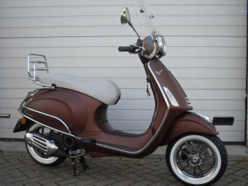 Vespa Primavera 50th Brown Special E4