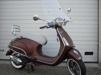 Vespa Primavera 50th Brown Special E4