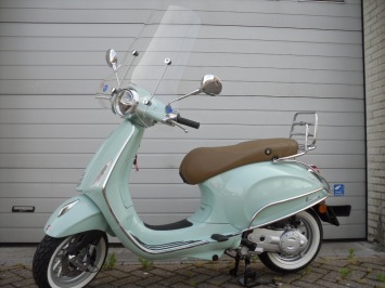 Vespa Primavera Verde Special E5 aanbieding