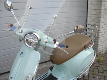 Vespa Primavera Verde Special E5 aanbieding