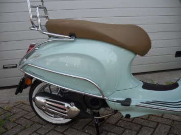 Vespa Primavera Verde Special E5 aanbieding