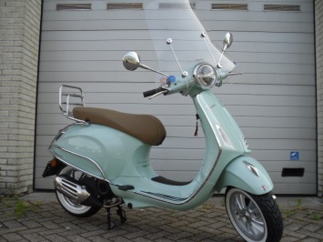 Vespa Primavera Verde Special E5 aanbieding