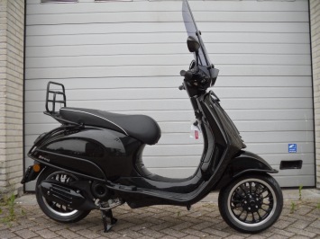 Vespa Sprint Full Black on Black Special Euro 5