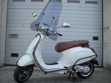 Vespa Sprint wit Special Euro 4