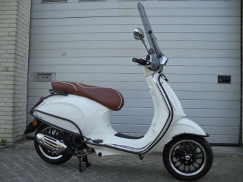 Vespa Sprint wit Special Euro 4