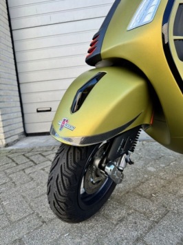 Vespa GTS Super Sport 300 DEMO SCOOTER 20 kilometer