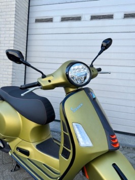 Vespa GTS Super Sport 300 DEMO SCOOTER 20 kilometer